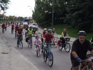 marcha ciclista barrio del pilar distrito de tetuan