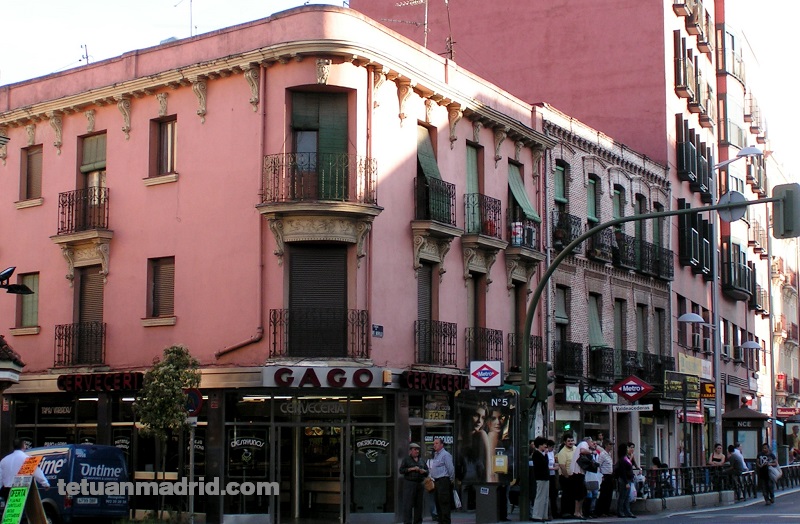 Uno de los edificios típicos de la calle Bravo Murillo a su paso por el Distrito de Tetuán. Foto: BeaBurgos
